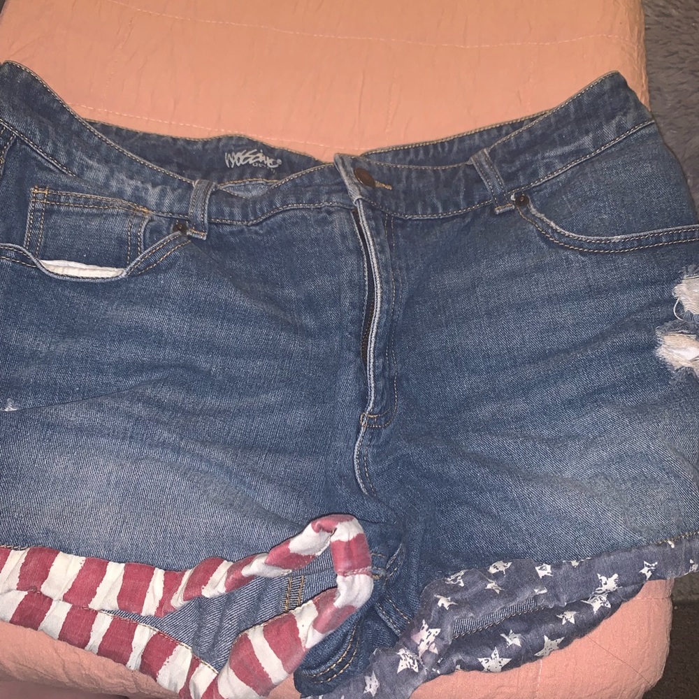 Flag shorts